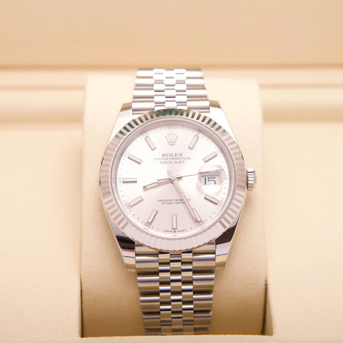 Rolex Datejust 41 – Ref. 126334 | Silver Dial | Jubilee | 10/2026 | LC100 | Neu & Ungetragen | Fullset