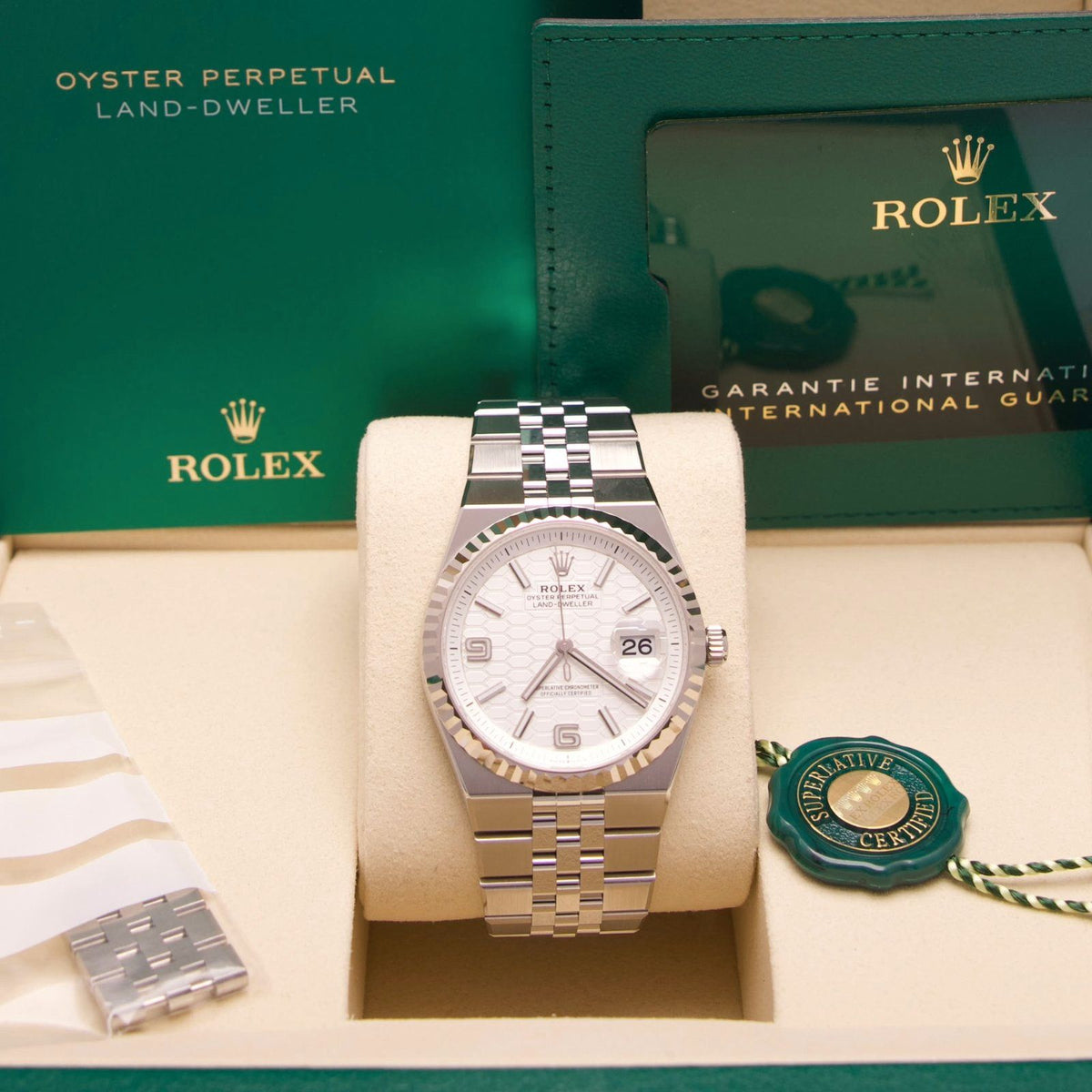 Rolex Land-Dweller 36 – Ref. 127234 | White Honeycomb Dial | 36 mm | 10/2026 | LC100 | Neu & Ungetragen | Fullset