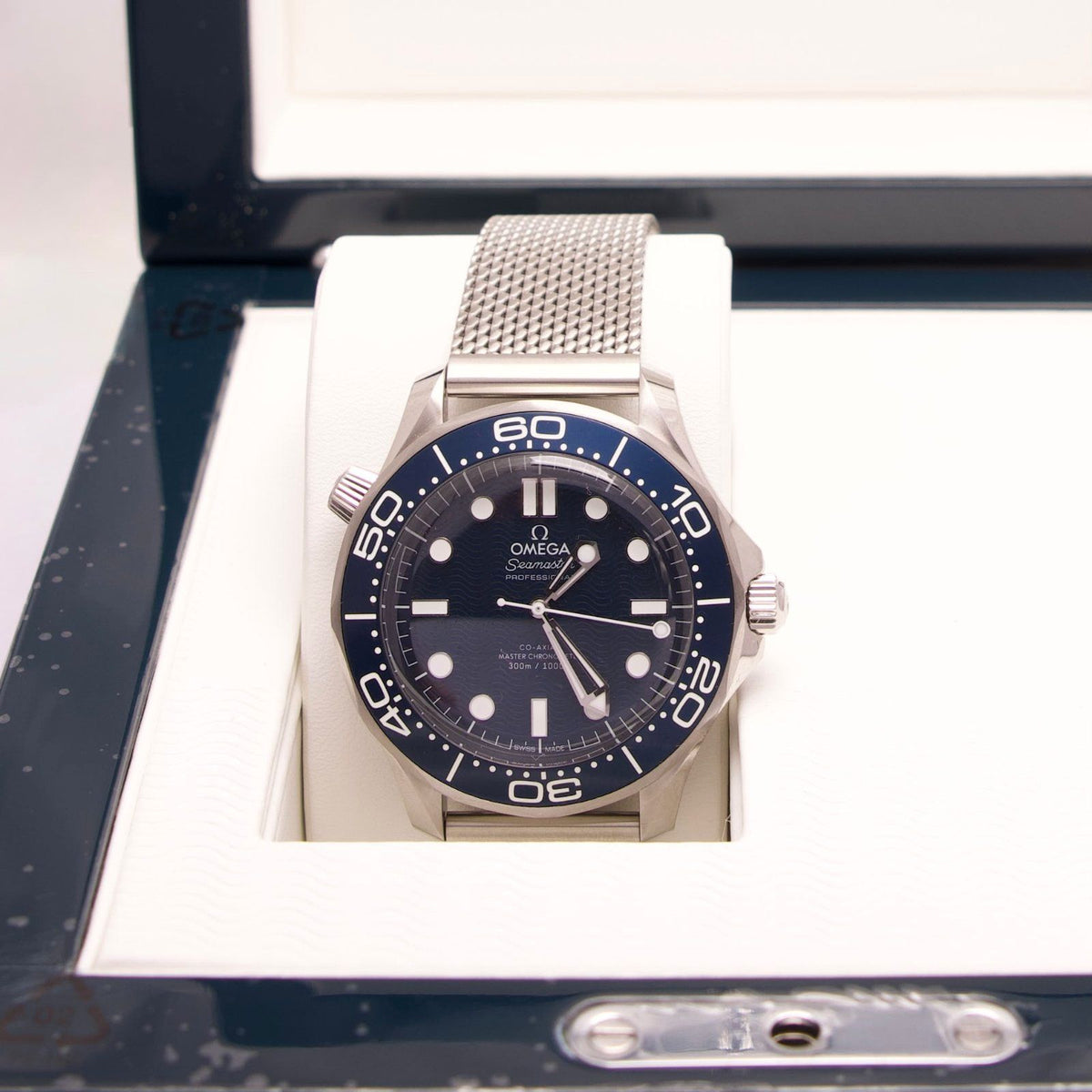 Omega Seamaster Diver 300M – Ref. 210.30.42.20.03.002 | James Bond 60th Anniversary | 42 mm | 05/2023 | Neu & Ungetragen | Fullset