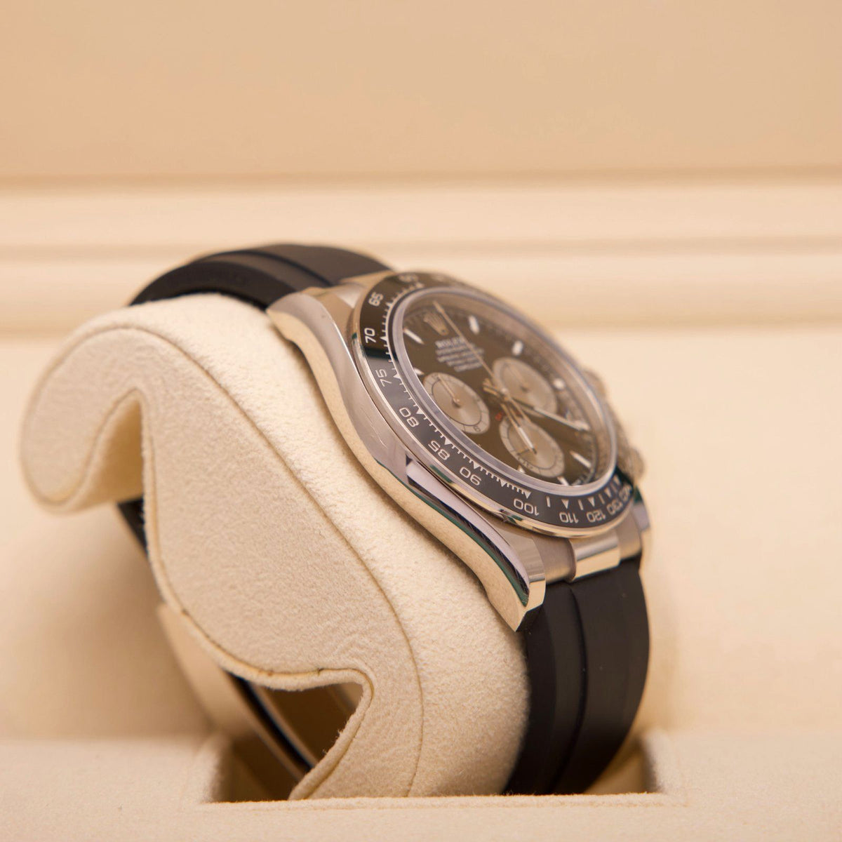 Rolex Cosmograph Daytona – Ref. 126519LN | 18 Karat Weißgold | Black Dial „Baby Le Mans“ | 06/2025 | LC100 | Fullset