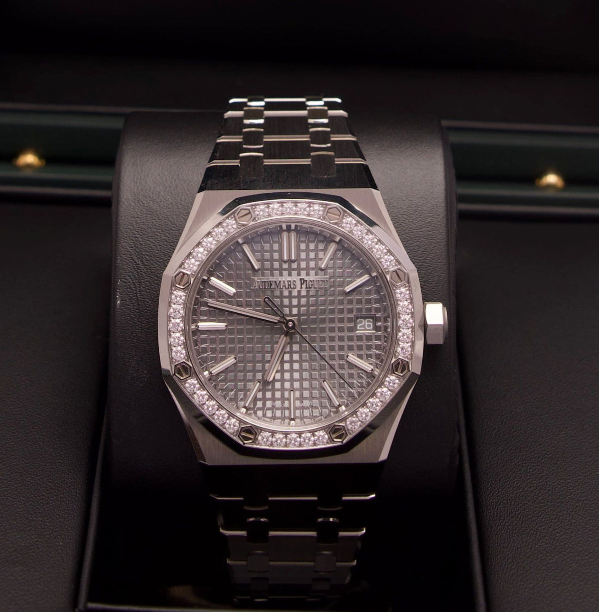 Audemars Piguet Royal Oak – Ref. 15551ST.ZZ.1356ST.06 | 37 mm | Grey Dial | Diamantlünette | 2026 | Neu & Ungetragen | Fullset