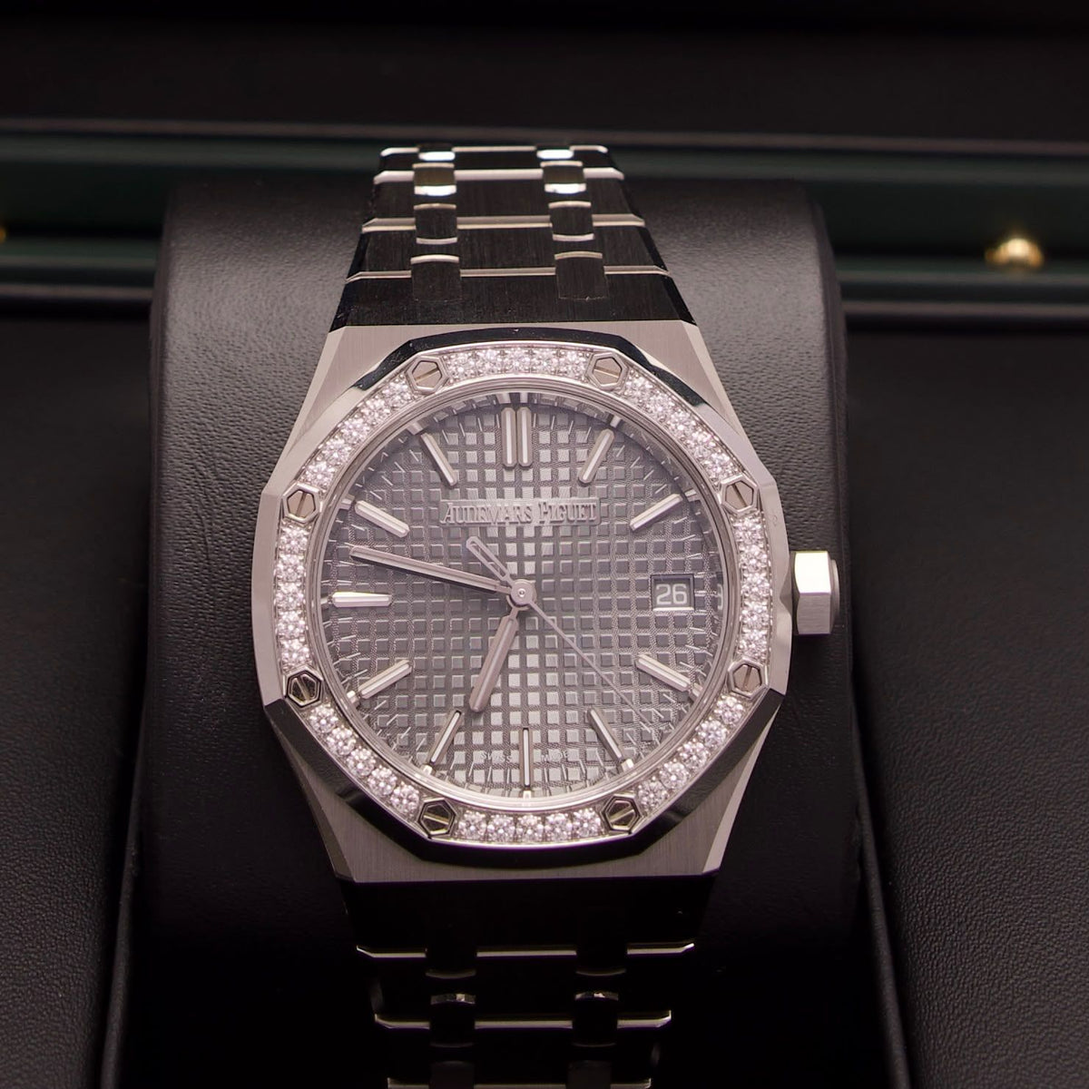 Audemars Piguet Royal Oak – Ref. 15551ST.ZZ.1356ST.06 | 37 mm | Grey Dial | Diamantlünette | 2026 | Neu & Ungetragen | Fullset