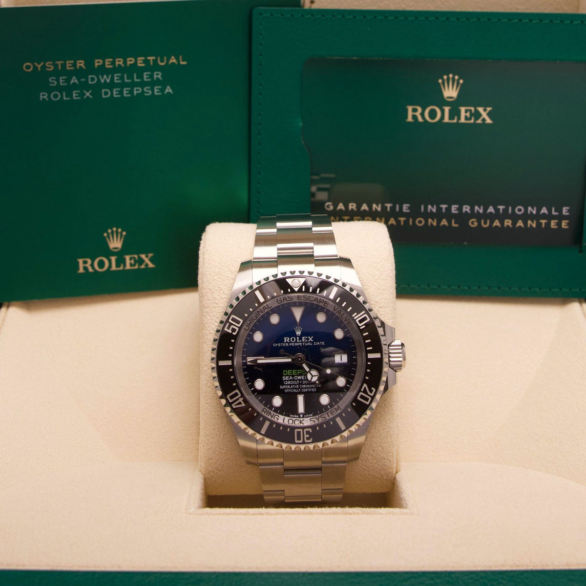 Rolex Deepsea „James Cameron“ – Ref. 136660 | D-Blue Dial | 44 mm | 01/2024 | Neu & Ungetragen | Fullset