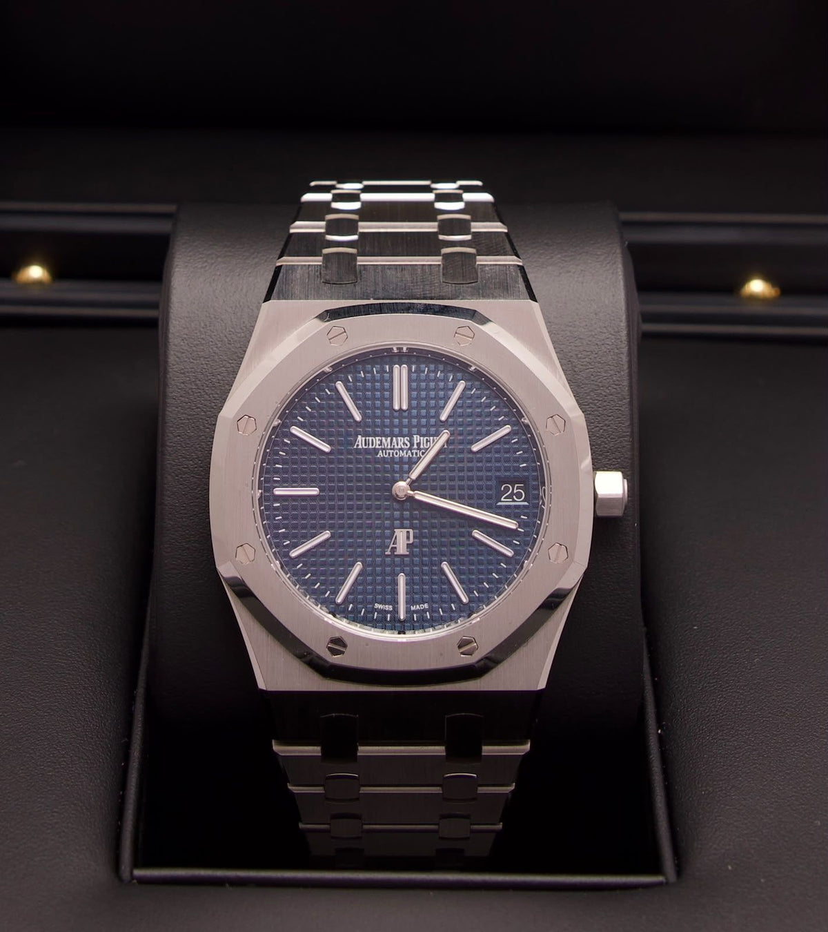 Audemars Piguet Royal Oak „Jumbo“ Extra-Thin – Ref. 16202ST.OO.1240ST.02 | 50th Anniversary | 2022 | Blue Dial | 39 mm | Deutsches Fullset