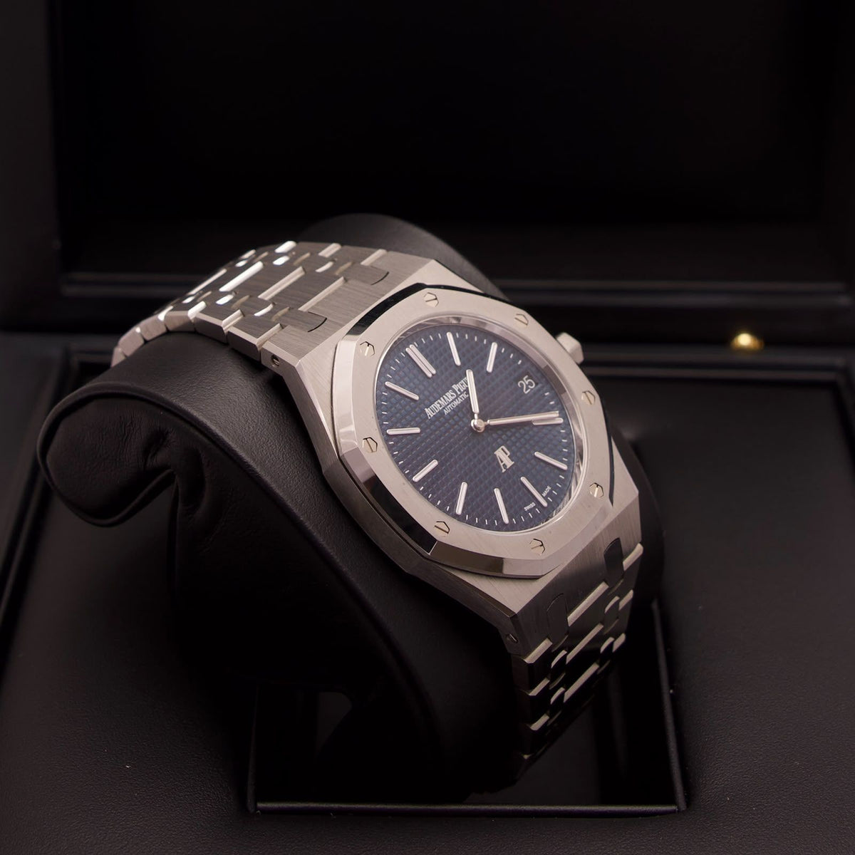 Audemars Piguet Royal Oak „Jumbo“ Extra-Thin – Ref. 16202ST.OO.1240ST.02 | 50th Anniversary | 2022 | Blue Dial | 39 mm | Deutsches Fullset