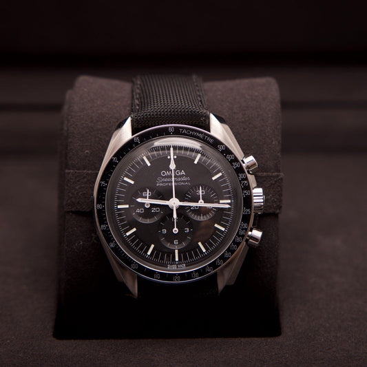 Omega Speedmaster Professional Moonwatch – Ref. 310.32.42.50.01.001 | Hesalite | 42 mm | 04/2023 | Neu & Ungetragen | Fullset