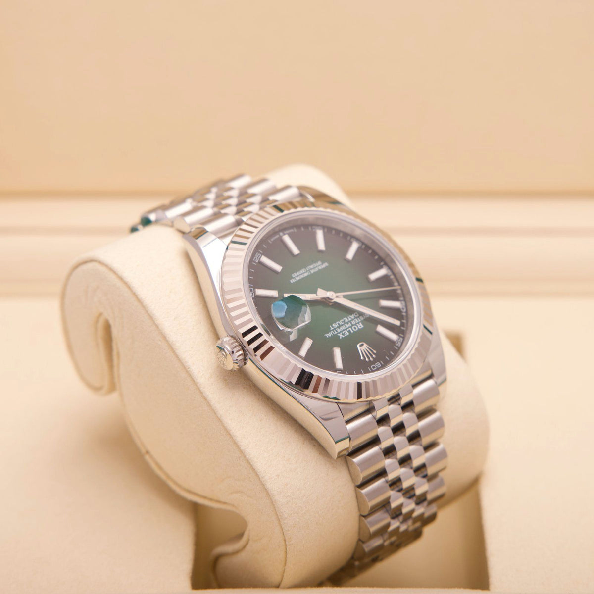 Rolex Datejust 41 – Ref. 126334 | Green Ombré Dial | 41 mm | 10/2026 | LC100 | Neu & Ungetragen | Fullset