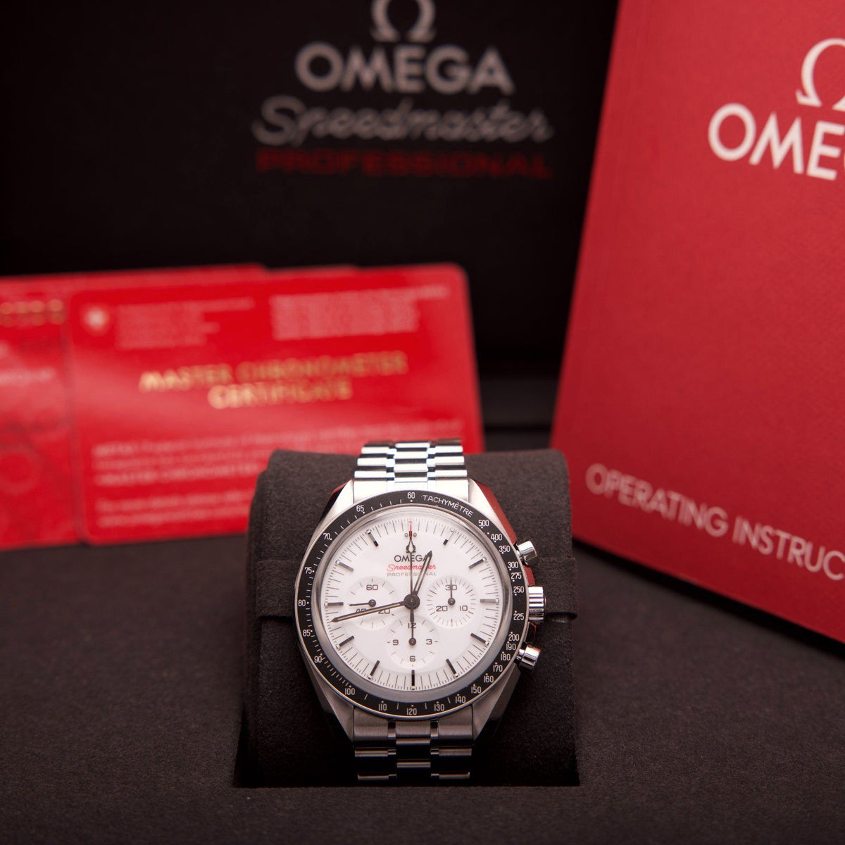 Omega Speedmaster Professional Moonwatch – Ref. 310.30.42.50.04.001 | White Dial | Sapphire Sandwich | 42 mm | 05/2024 | Neu & Ungetragen | Fullset