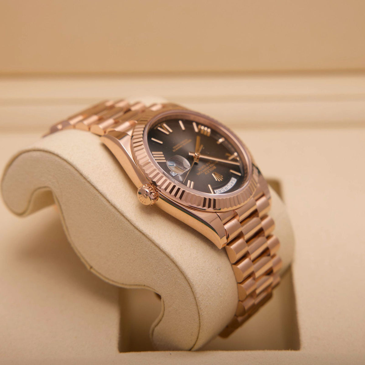 Rolex Day-Date 40 – Ref. 228235 | 18 Karat Everose-Gold | Slate Ombré Dial | 07/2025 | Fullset