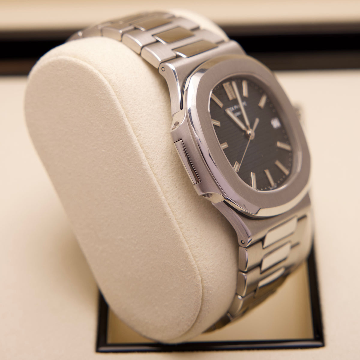Patek Philippe Nautilus 5711/1A-010 Blue Dial Steel 2012 Fullset
