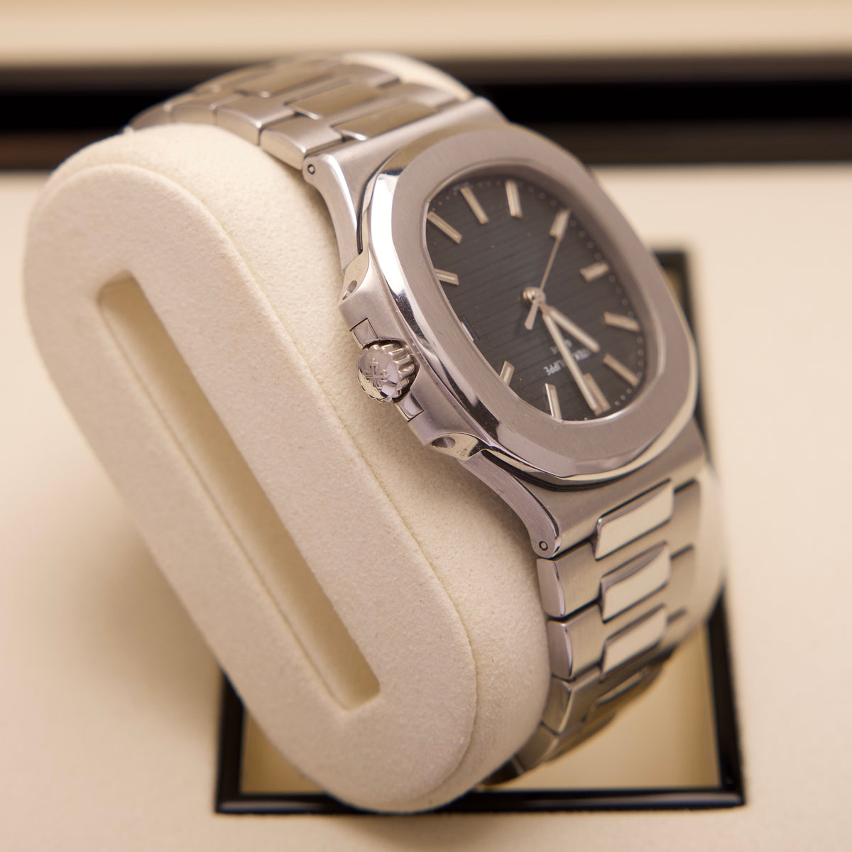 Patek Philippe Nautilus 5711/1A-010 Blue Dial Steel 2012 Fullset