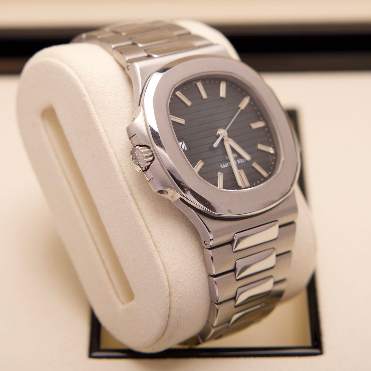 Patek Philippe Nautilus 5711/1A-010 Blue Dial Steel 2012 Fullset