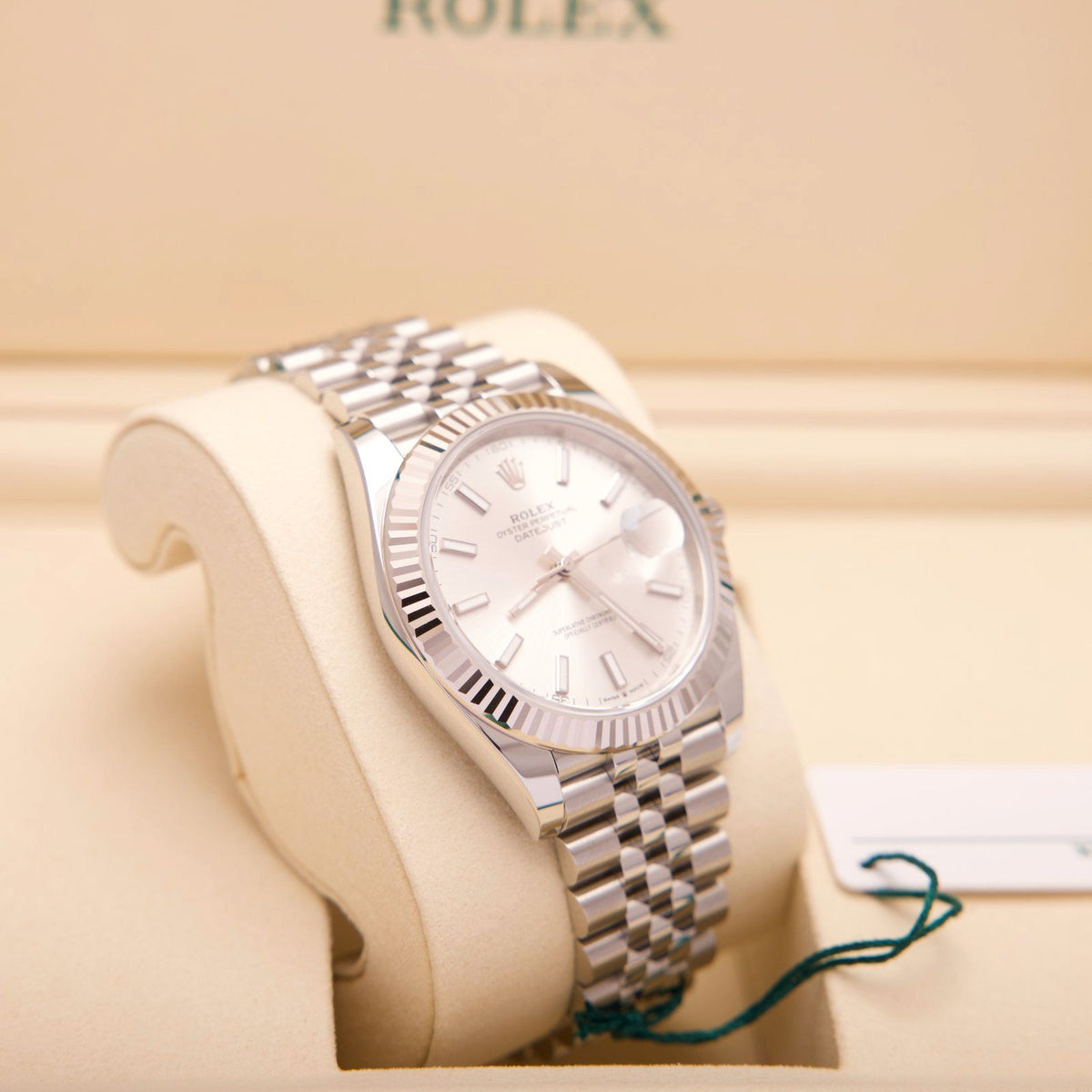 Rolex Datejust 41 – Ref. 126334 | Silver Dial | Jubilee | 10/2026 | LC100 | Neu & Ungetragen | Fullset