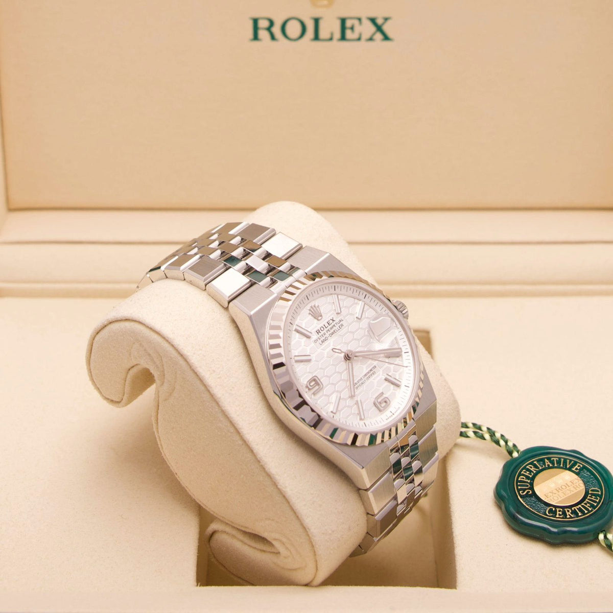 Rolex Land-Dweller 36 – Ref. 127234 | White Honeycomb Dial | 36 mm | 10/2026 | LC100 | Neu & Ungetragen | Fullset
