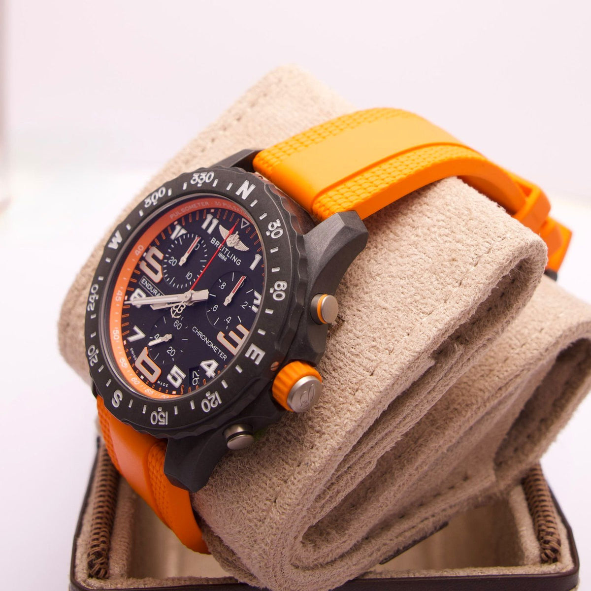 Breitling Endurance Pro – Ref. X82310A51B1S2 | 44 mm | Black Dial | 2026 | Neu & Ungetragen | Deutsches Fullset