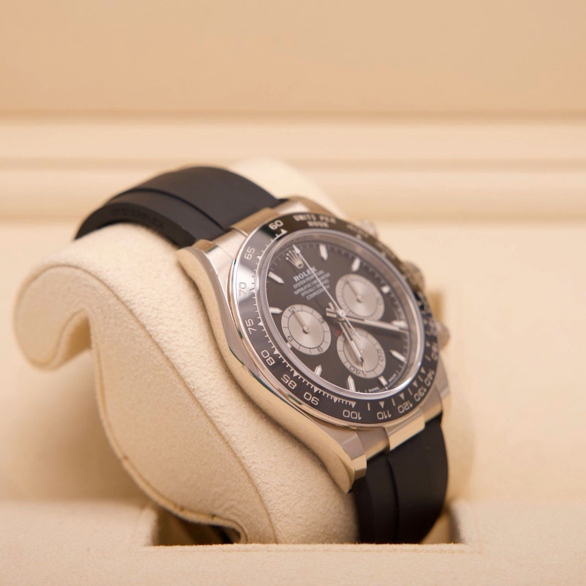 Rolex Cosmograph Daytona – Ref. 126519LN | 18 Karat Weißgold | Black Dial „Baby Le Mans“ | 06/2025 | LC100 | Fullset
