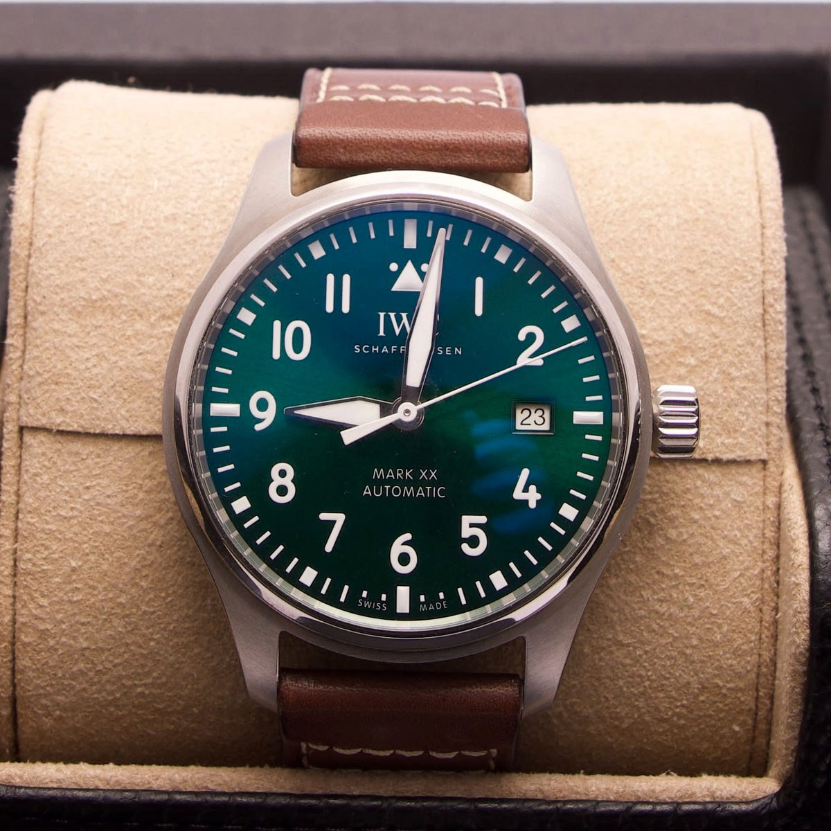 IWC Pilot’s Watch Mark XX – Ref. IW328205 | Green Dial | 40 mm | 10/2026 | Neu & Ungetragen | Deutsches Fullset