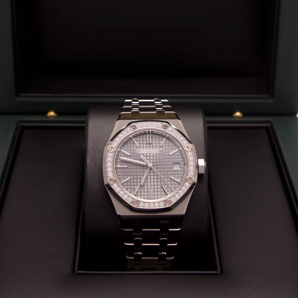 Audemars Piguet Royal Oak – Ref. 15551ST.ZZ.1356ST.06 | 37 mm | Grey Dial | Diamantlünette | 2026 | Neu & Ungetragen | Fullset
