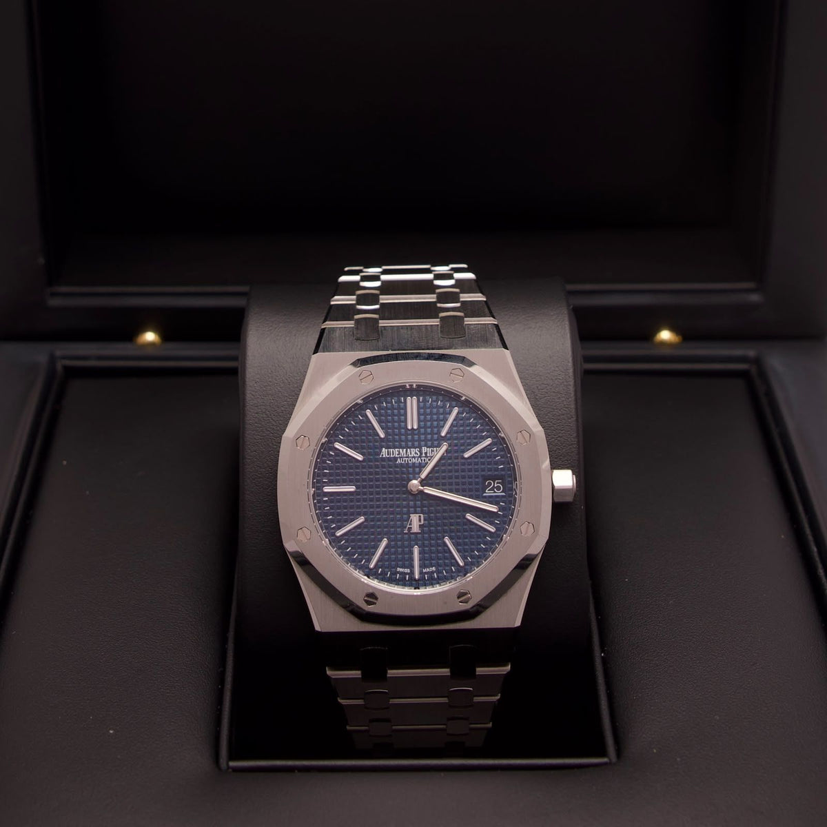 Audemars Piguet Royal Oak „Jumbo“ Extra-Thin – Ref. 16202ST.OO.1240ST.02 | 50th Anniversary | 2022 | Blue Dial | 39 mm | Deutsches Fullset