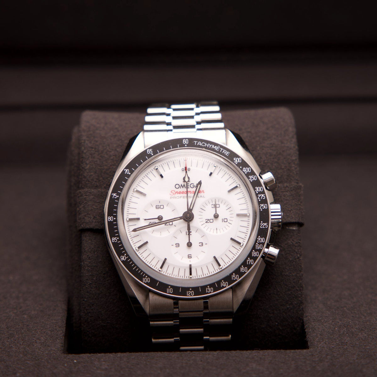Omega Speedmaster Professional Moonwatch – Ref. 310.30.42.50.04.001 | White Dial | Sapphire Sandwich | 42 mm | 05/2024 | Neu & Ungetragen | Fullset